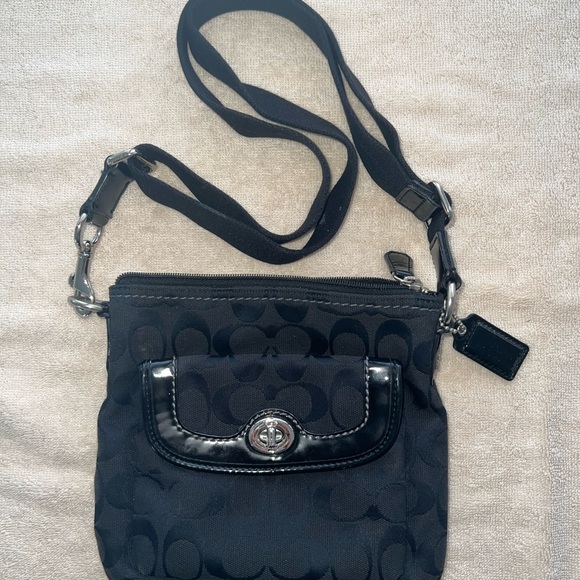 Coach Turnlock Swingpack Crossbody - Picture 1 of 13